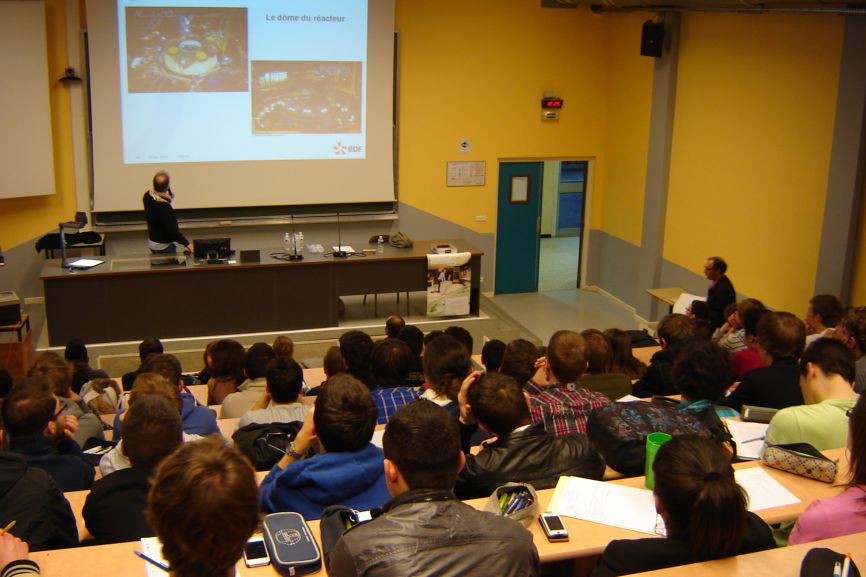 amphi IUT GMP formation scientifique et technique STI2D DUT GMP génie méca